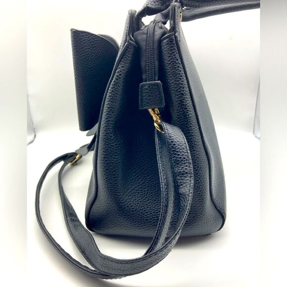 Crossi Bow Black Pebbled Crossbody/Hamdbag - Picture 4 of 10